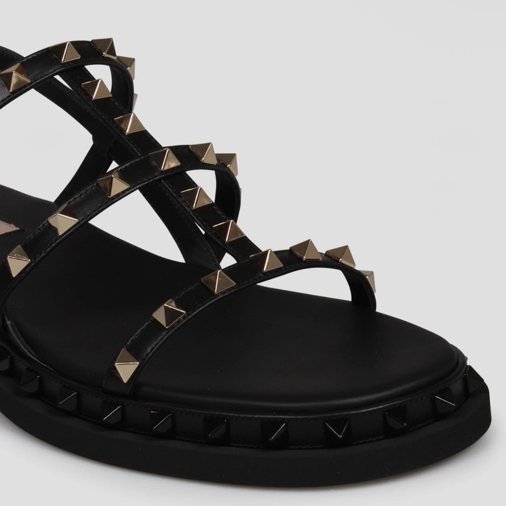 ❗️SOLD❗️Valentino Garavani Rockstud Leather Sandals Black - Picture 8 of 11